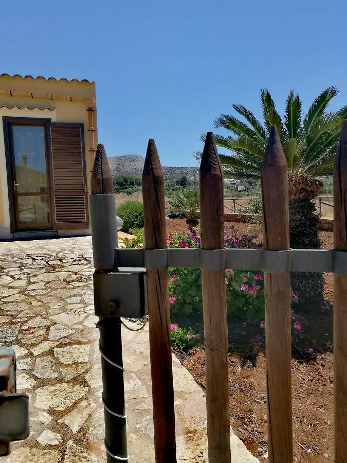 Casa vacanze La villa dei girasoli Custonaci