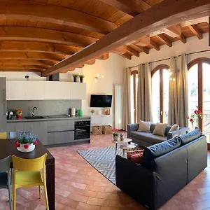 https://la-primula.it-lombardy.com